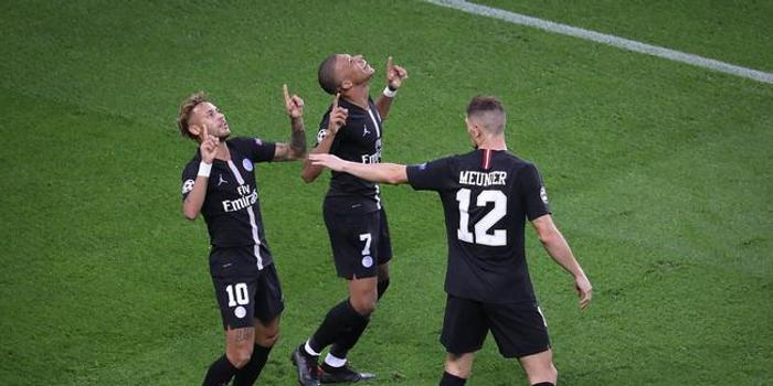  法甲金靴争夺战梅西内马尔领跑  